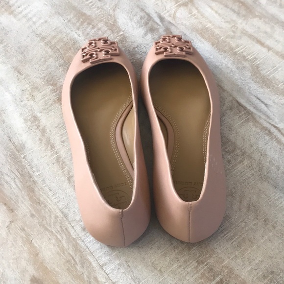 Tory Burch Melinda Flat {Tan} 5 - Picture 4 of 8